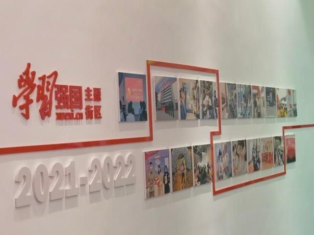 李健夫妇高调秀恩爱,网友:神仙眷侣